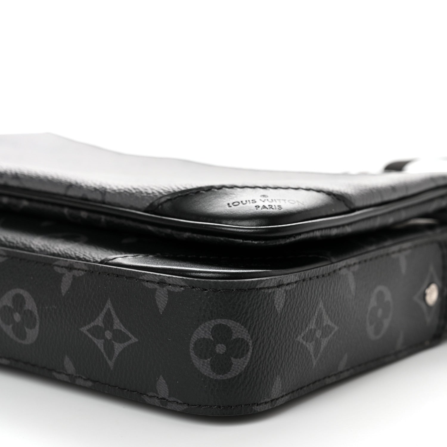 Louis Vuitton Reverse Monogram Eclipse Trio Messenger 13 of 14