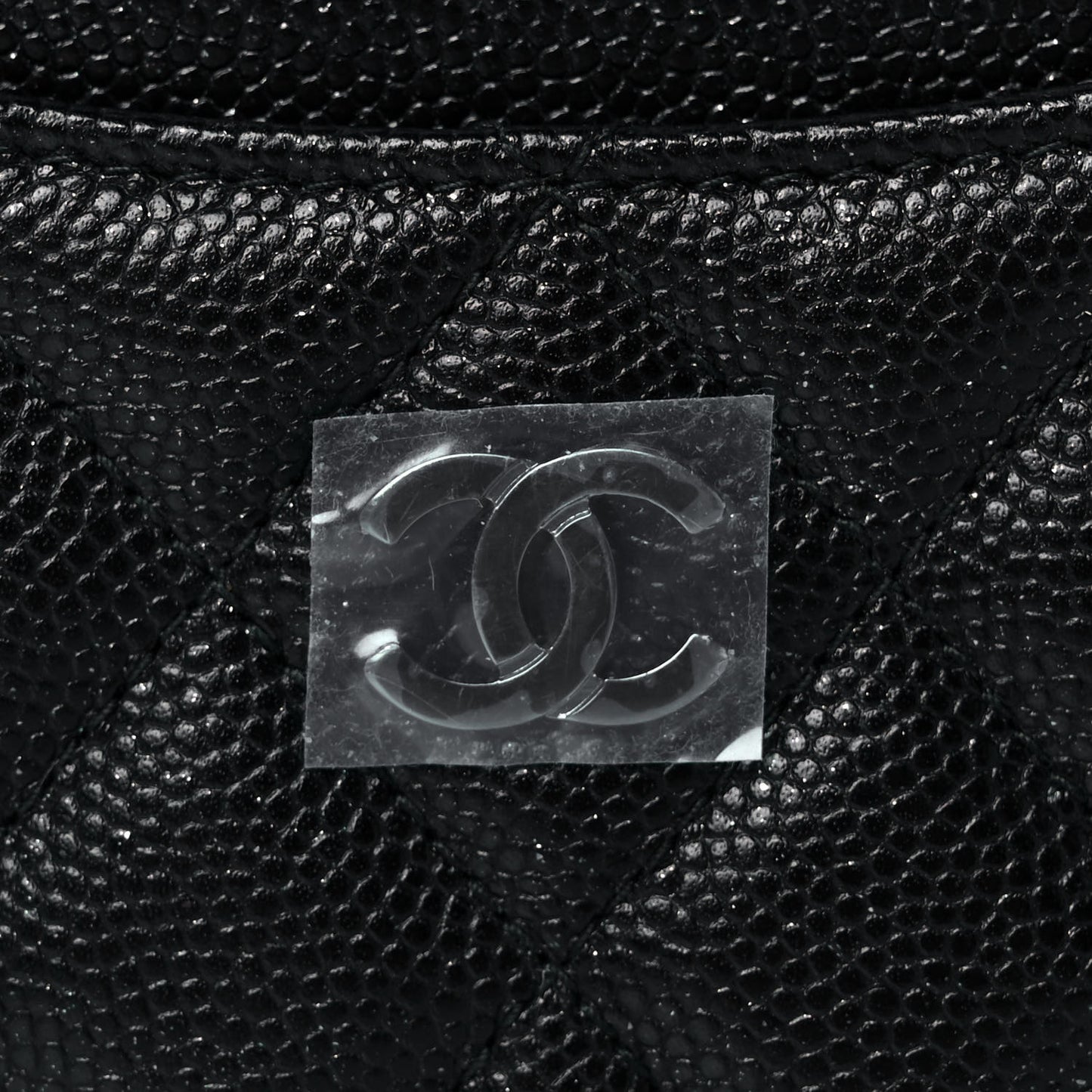Iridescent Caviar Quilted CC Zip Card Holder Black