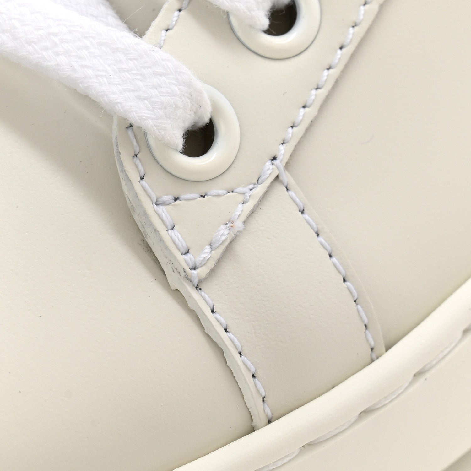 Gucci Calfskin Interlocking G Perforated Womens Ace Sneakers 35 White Grey Sky 9 of 10