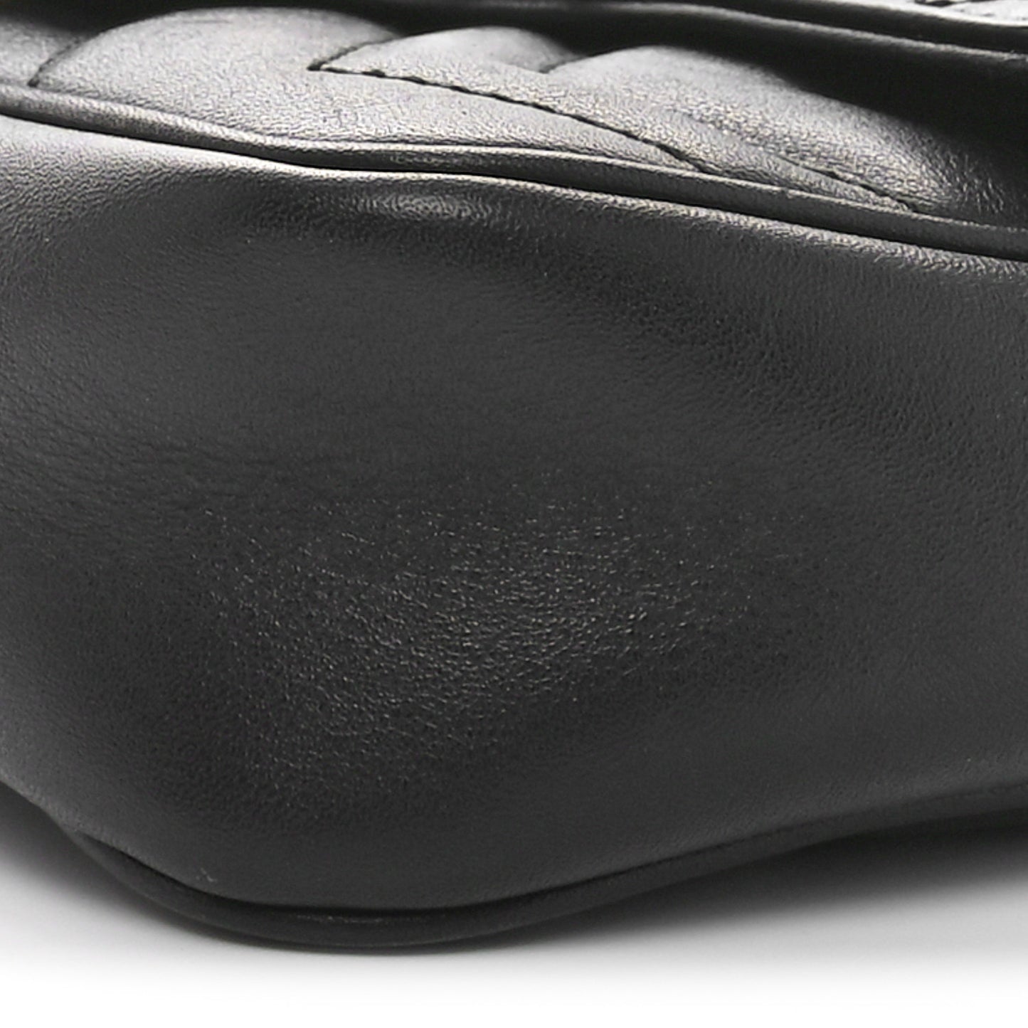Calfskin Matelasse Super Mini GG Marmont Shoulder Bag Black