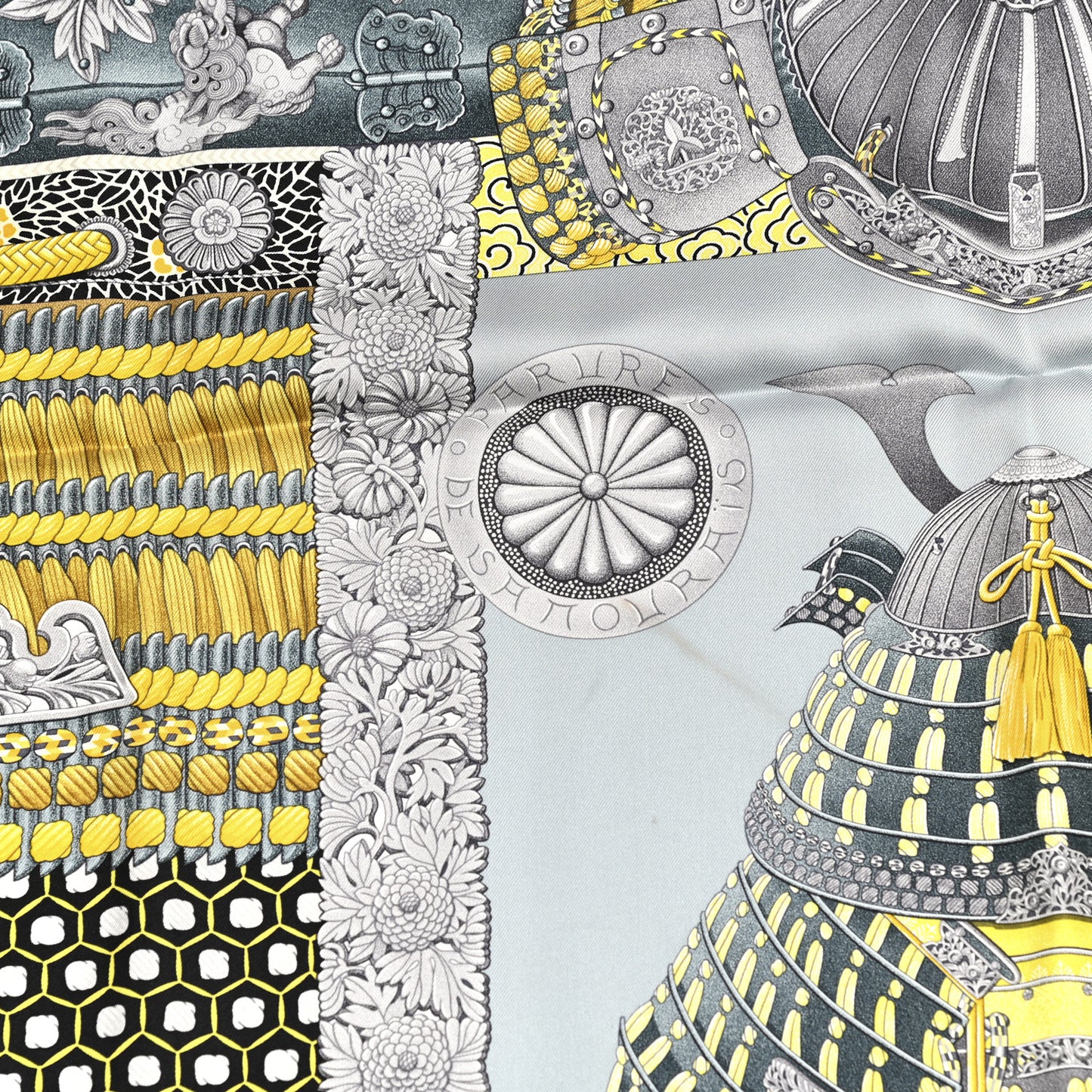 Silk Parures de Samourais Scarf 90 Gris Jaune Ardoise