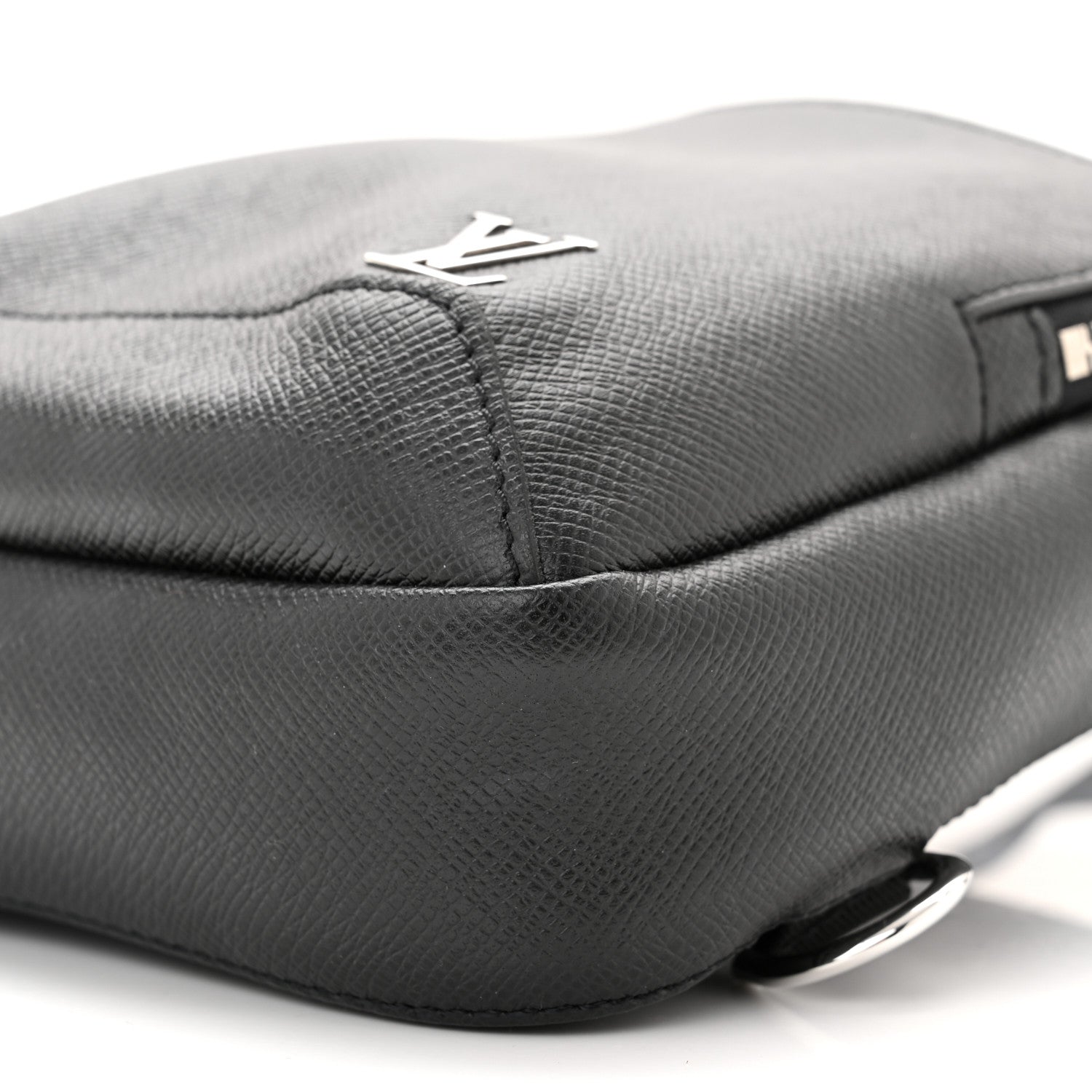 Louis Vuitton Taiga Avenue Sling Bag Ardoise 9 of 10