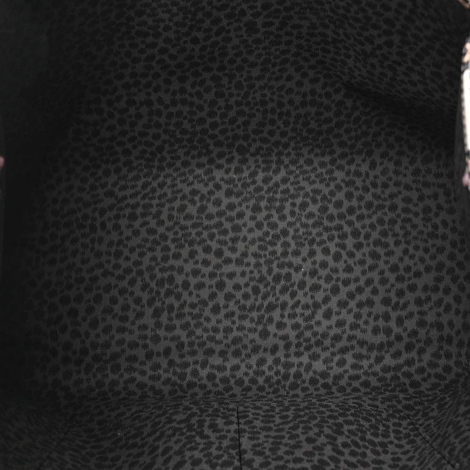 Louis Vuitton Monogram Giant Wild At Heart Onthego GM Arizona 5 of 9