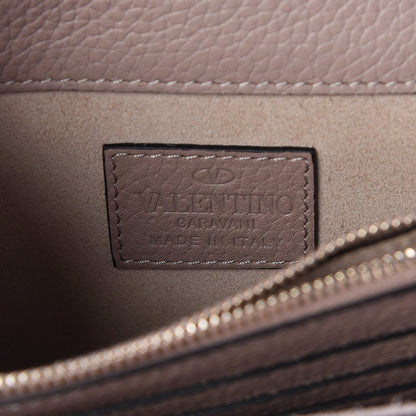 Valentino Garavani Pebbled Calfskin Rockstud Wallet on Chain Poudre 6 of 10