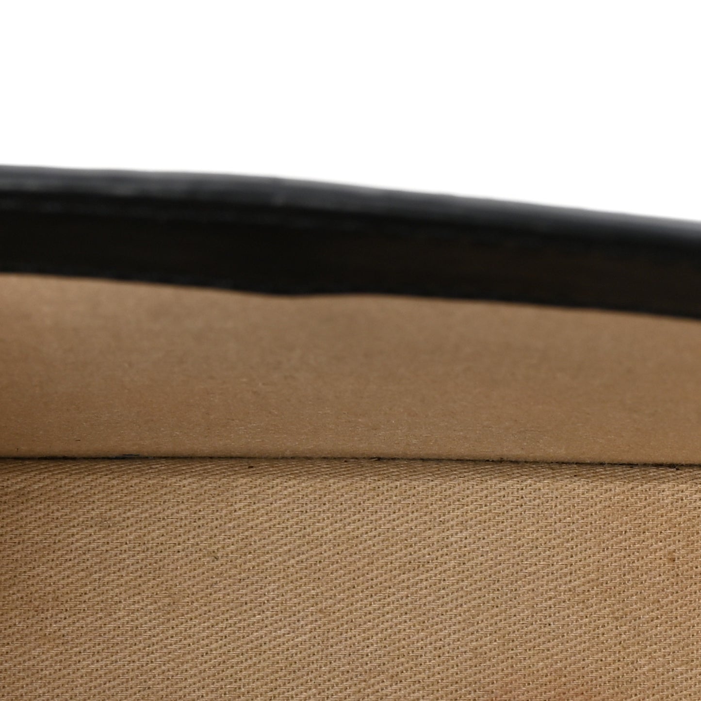Smooth Calfskin Le Chiquito Moyen Black