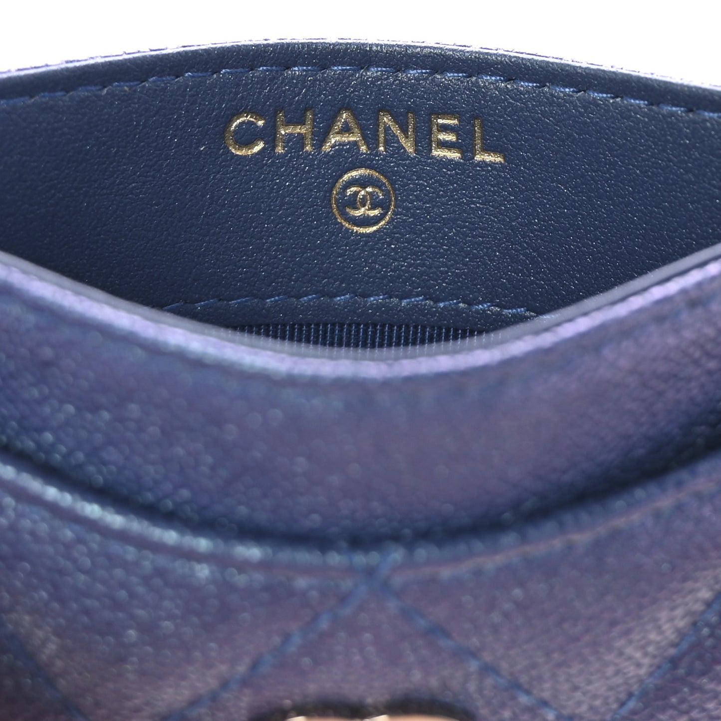 Iridescent Caviar Quilted Card Holder Blue Fonce