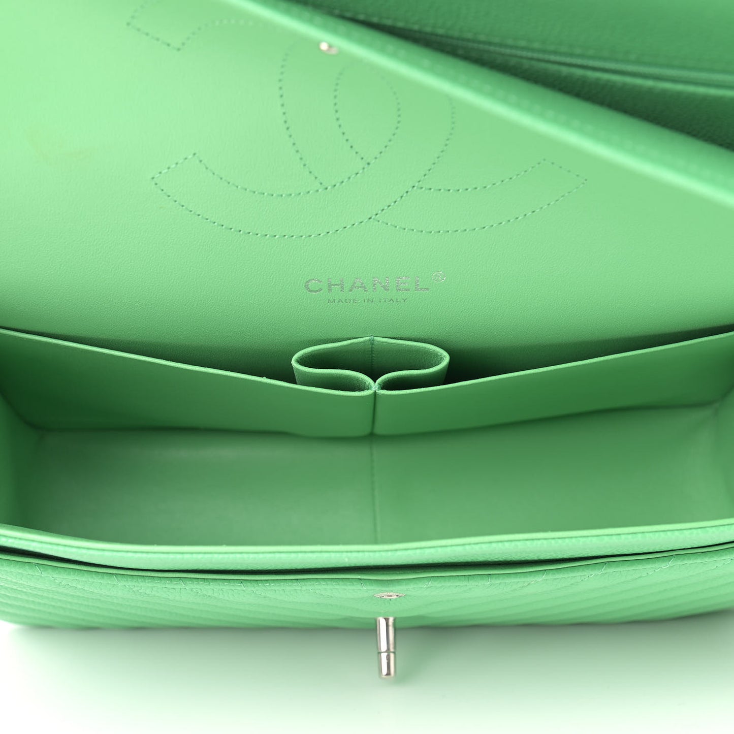 Caviar Chevron Quilted Jumbo Double Flap Green