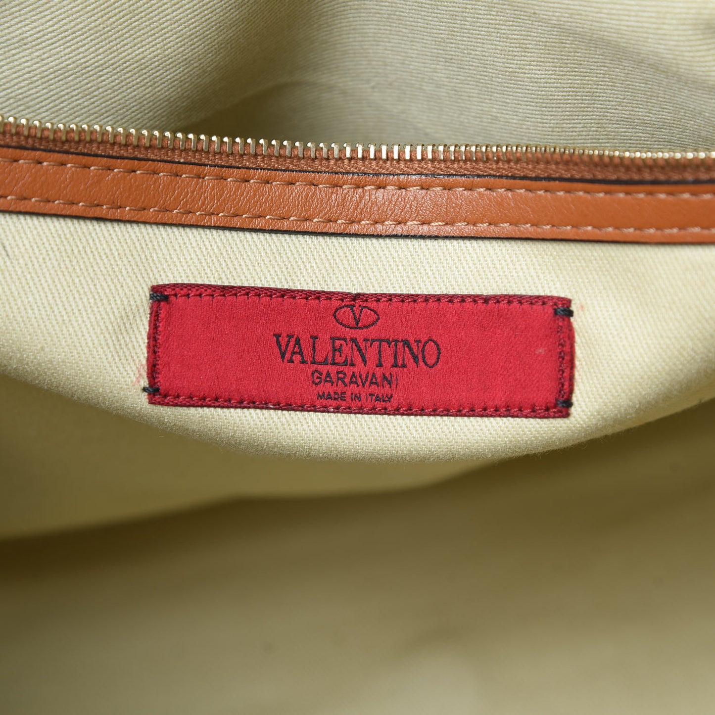 Vitello Rockstud Dome Shopper Light Cuir
