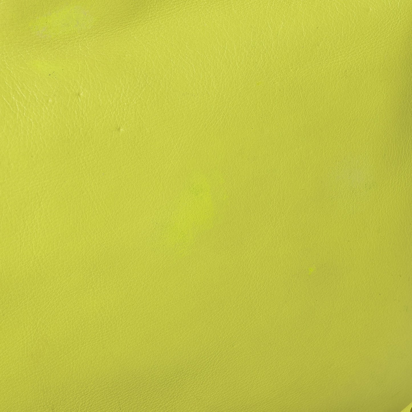 Vitello Small Rockstud Tote Yellow Fluo