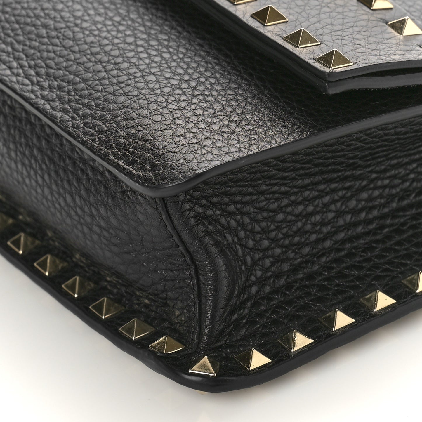 Pebbled Calfskin Rockstud Side Slip Crossbody Black