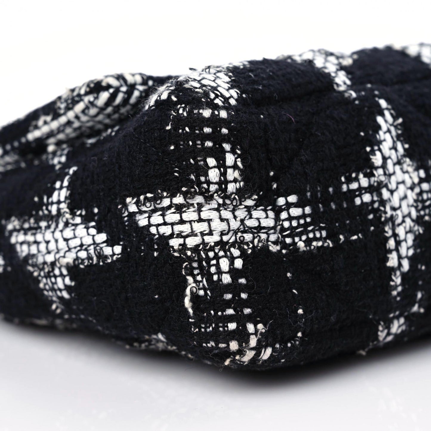 Tweed Quilted Medium Chanel 19 Flap Black White