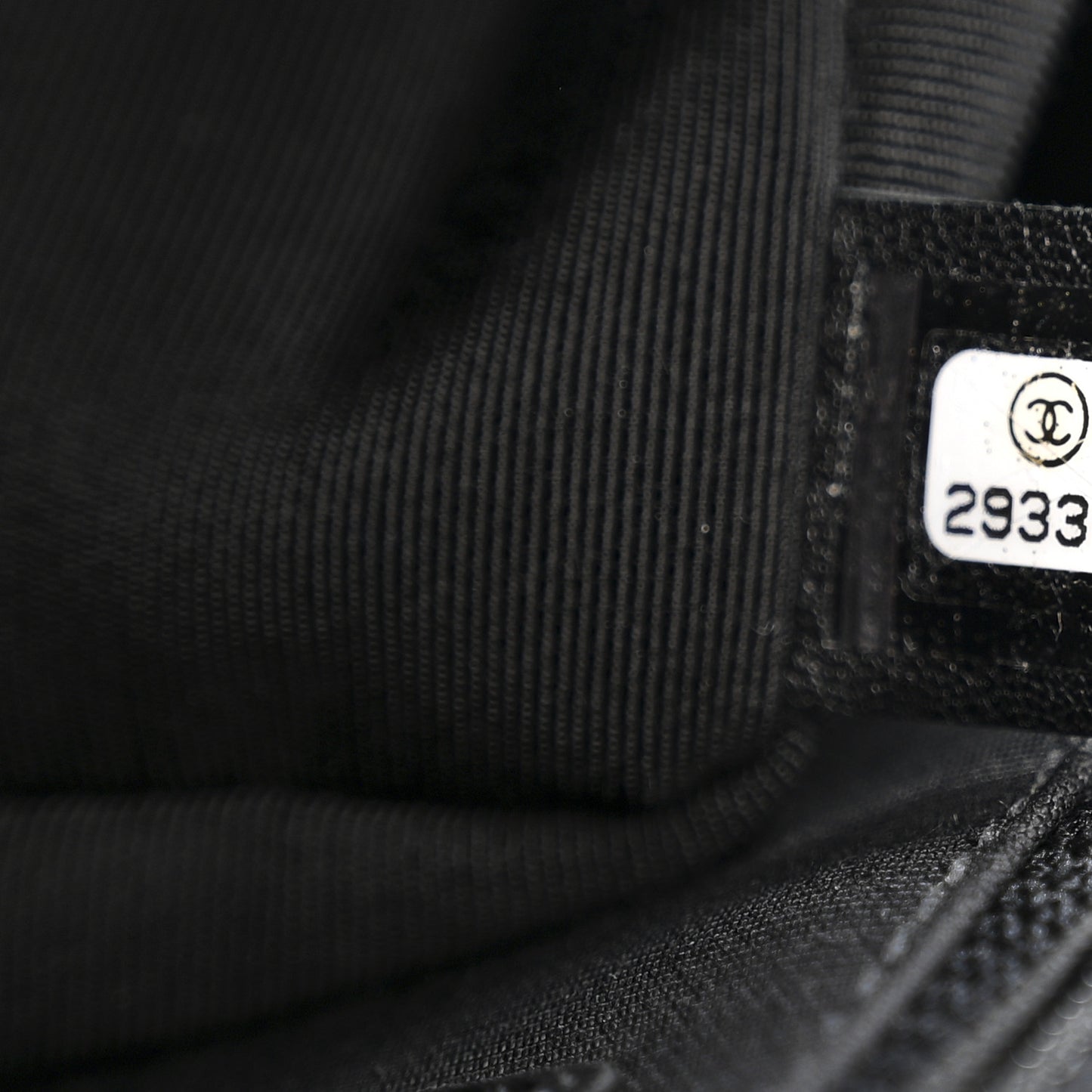 Caviar Quilted New Medium Boy Flap Black