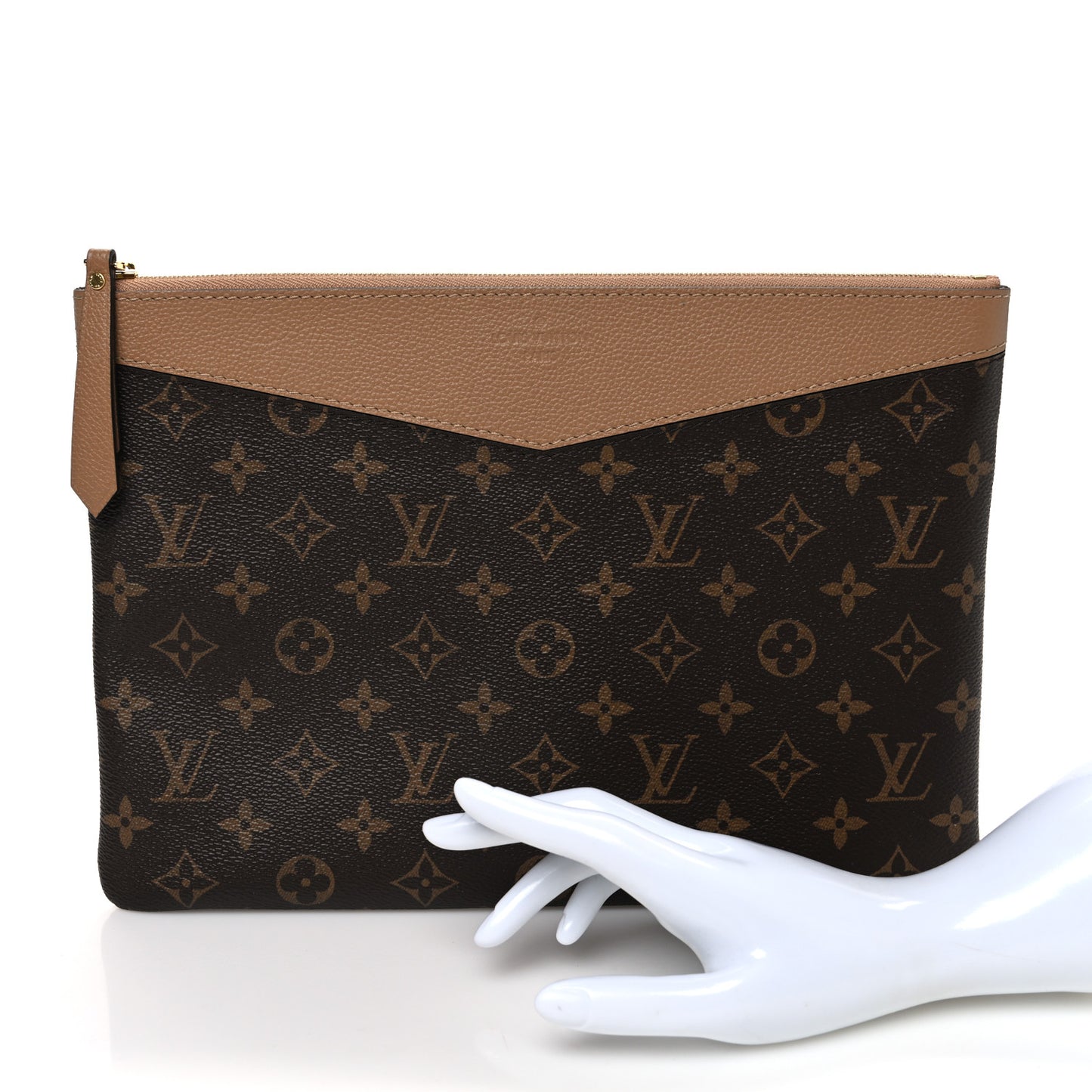 Monogram Daily Pouch Sesame