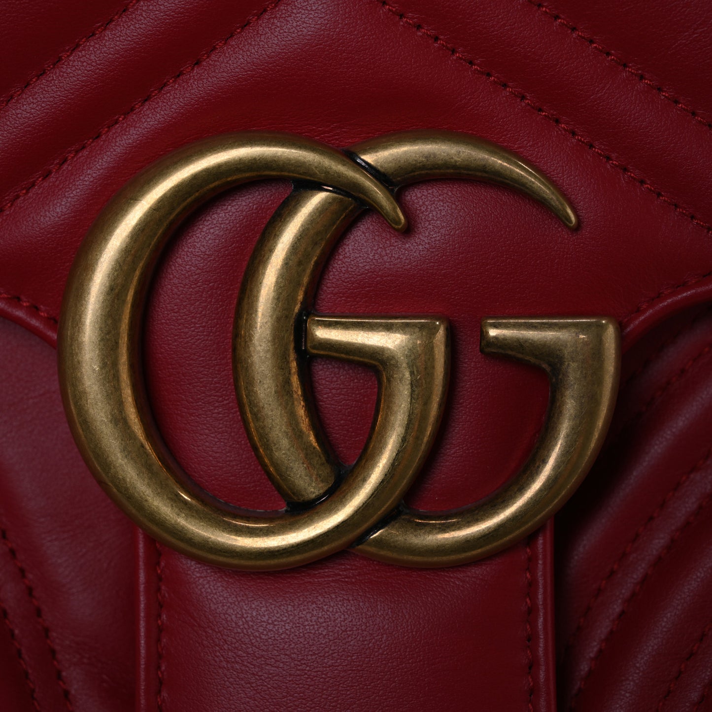 Calfskin Matelasse Large GG Marmont Shoulder Bag Hibiscus Red