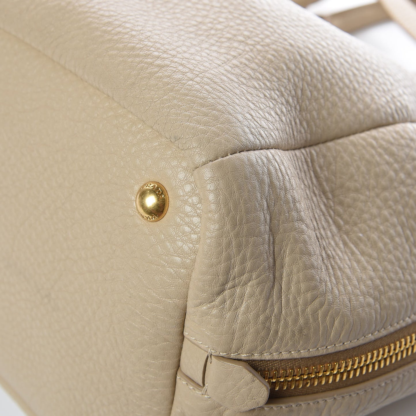 Vitello Daino Side Zip Tote Sabbia