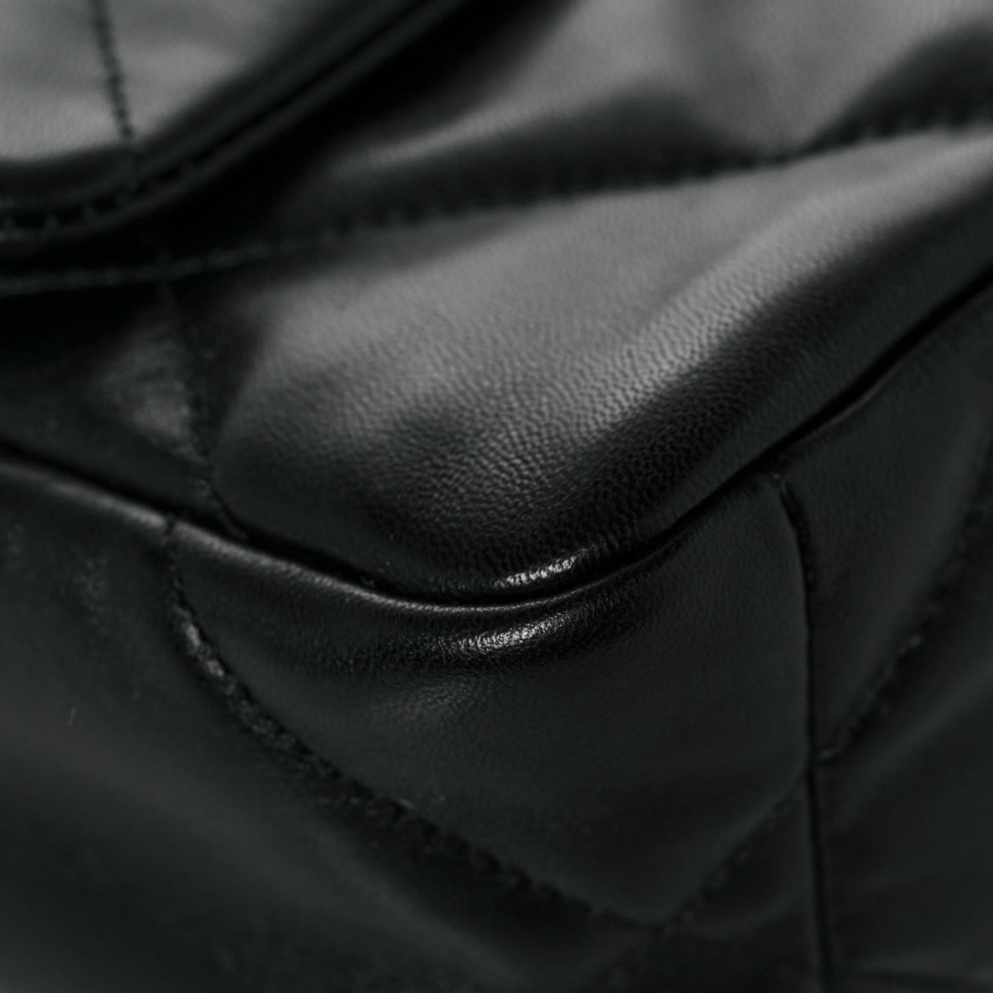 Lambskin Quilted Medium Chanel 19 Flap Black