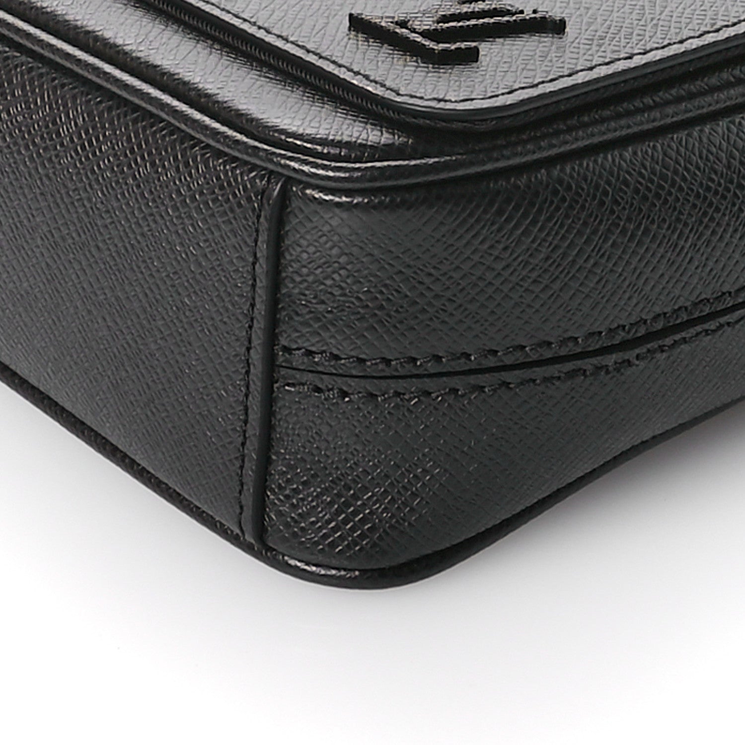 Louis Vuitton Taiga District PM Black 9 of 10