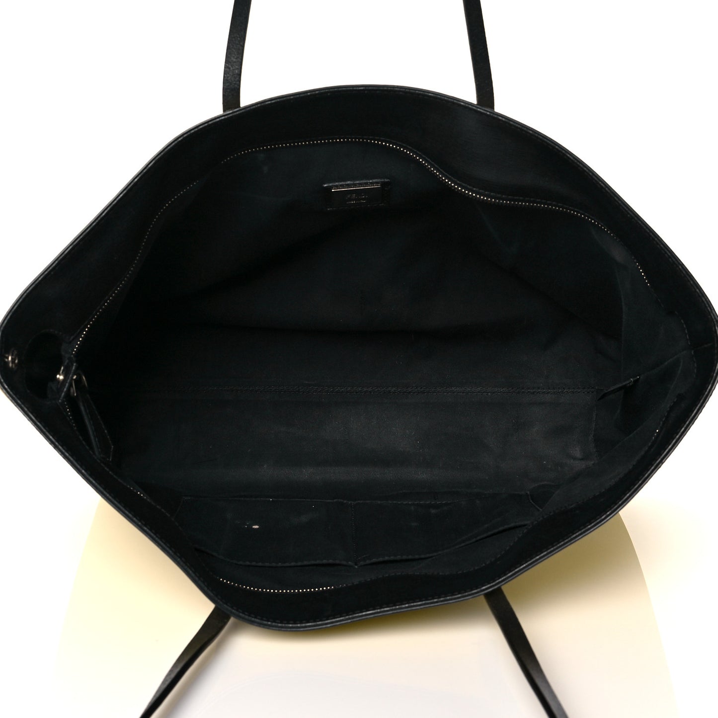 Vitello Elite Cuoio Monster Buggies Medium Roll Tote Cedro Black