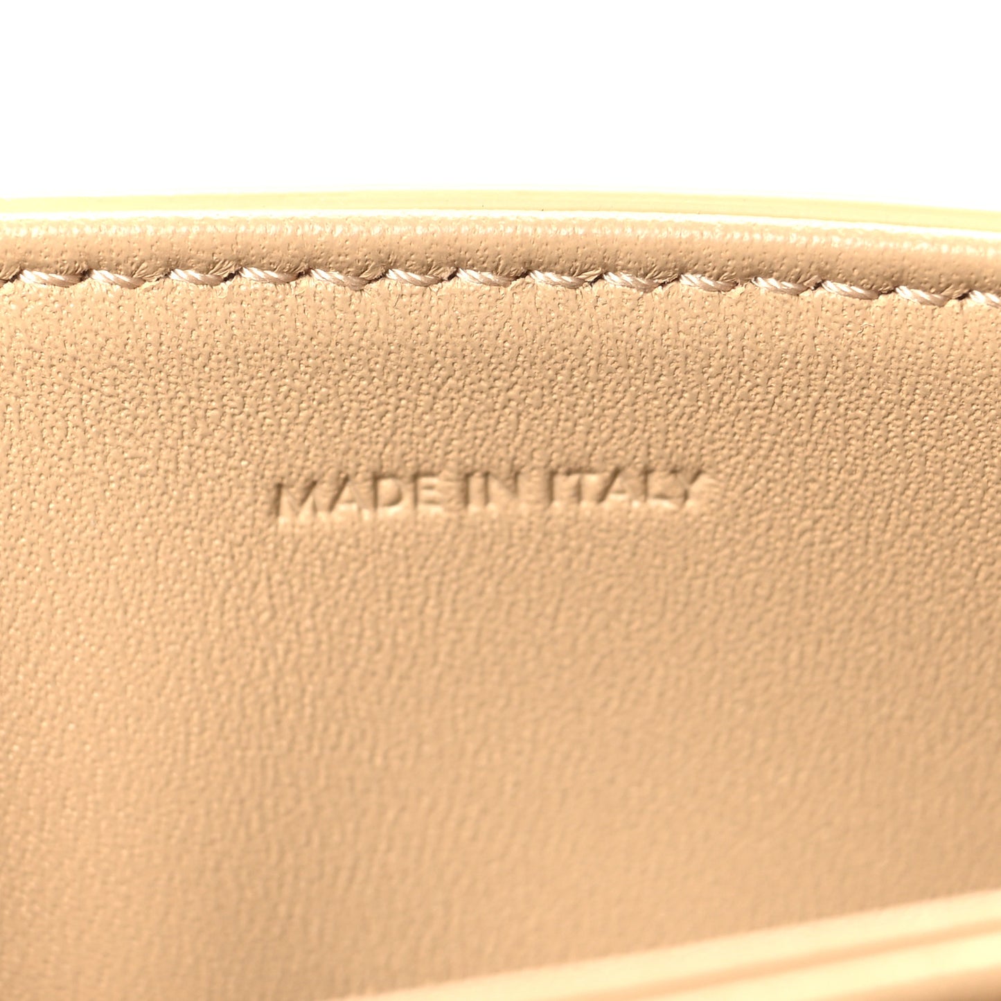 Shiny Calfskin Teen Triomphe Nude