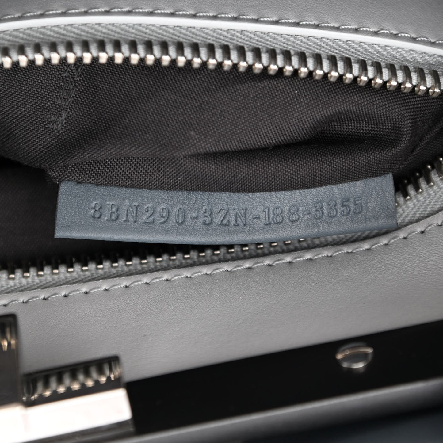 Vitello Seta Shiny Nappa Medium Peekaboo Iconic Satchel Tempesta Grigio Perla