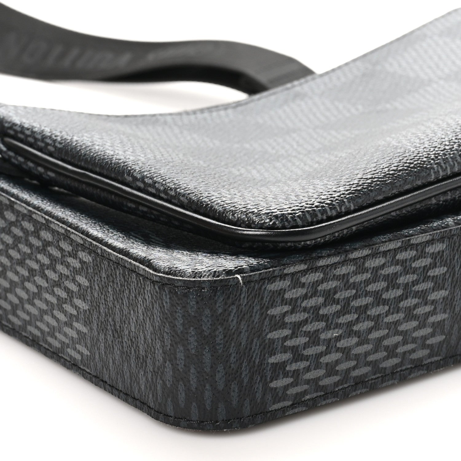 Louis Vuitton Damier Graphite 3D Trio Messenger 9 of 11