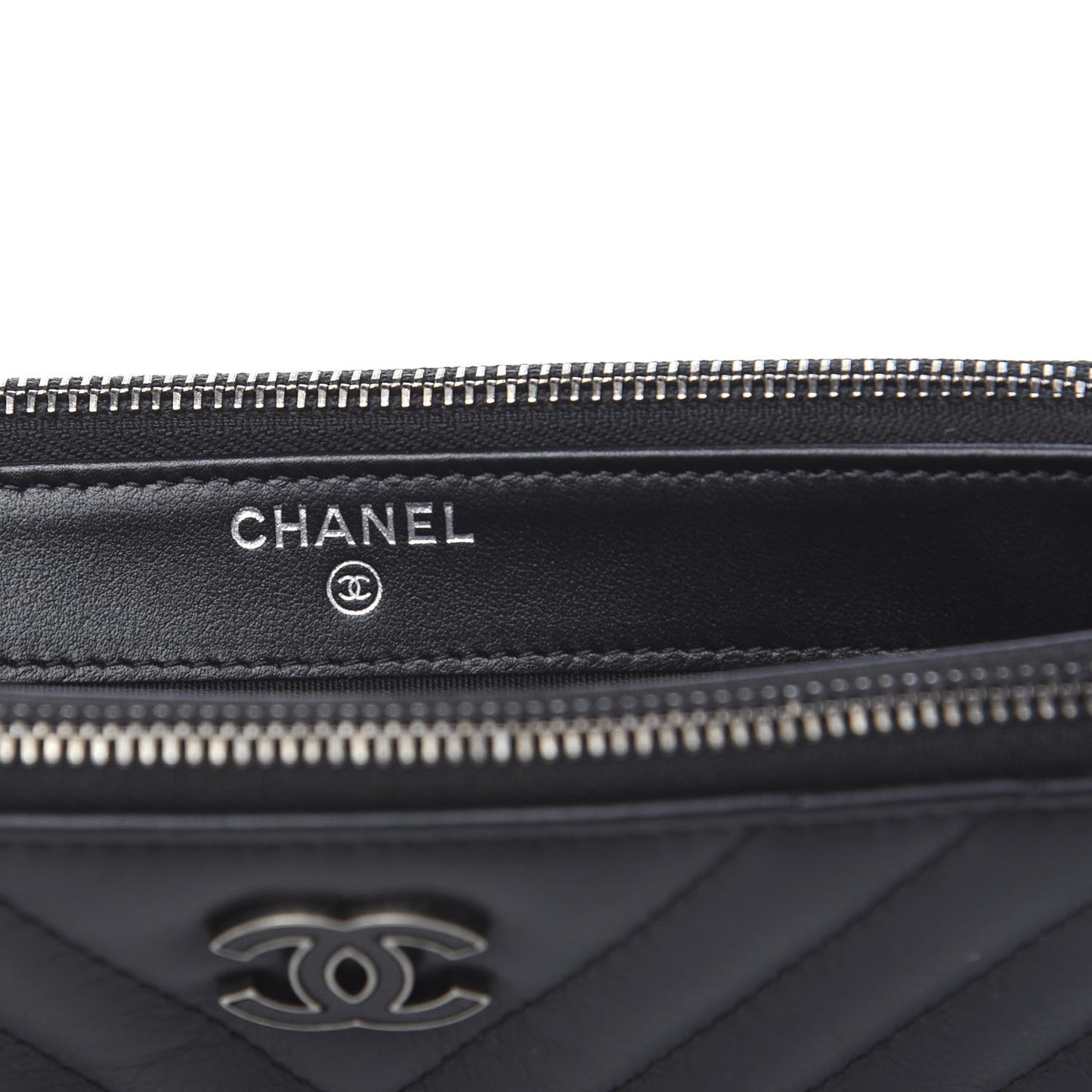 Calfskin Chevron Quilted Tassel Clutch With Chain Black