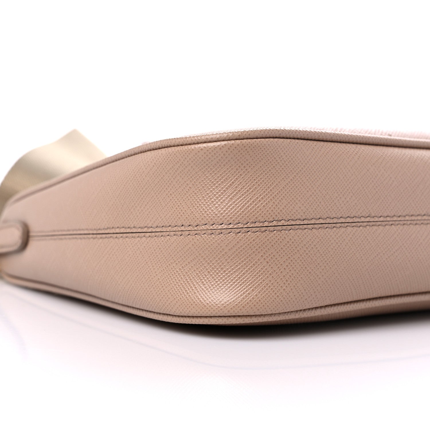 Prada Saffiano Lux Re-Edition 2005 Shoulder Bag Cammeo 7 of 9