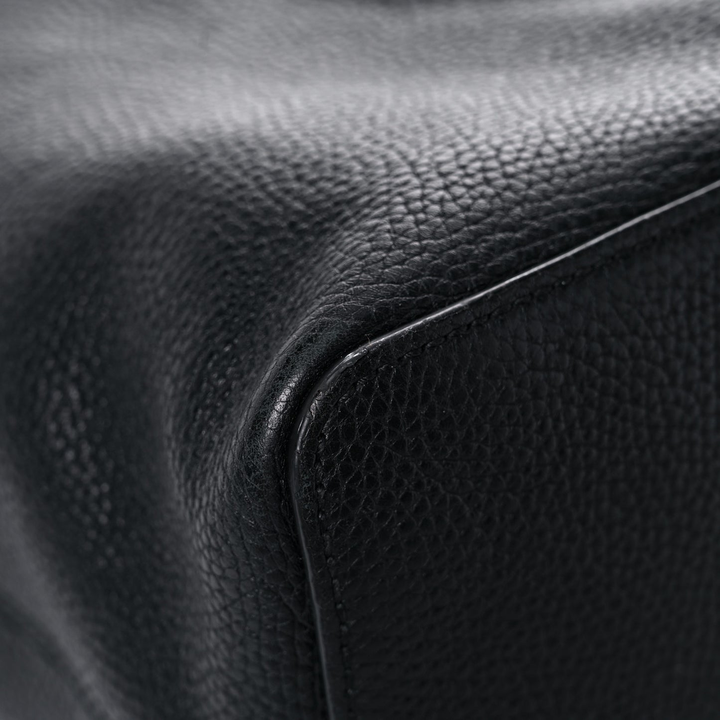 Pebbled Calfskin Large Soho Hobo Black
