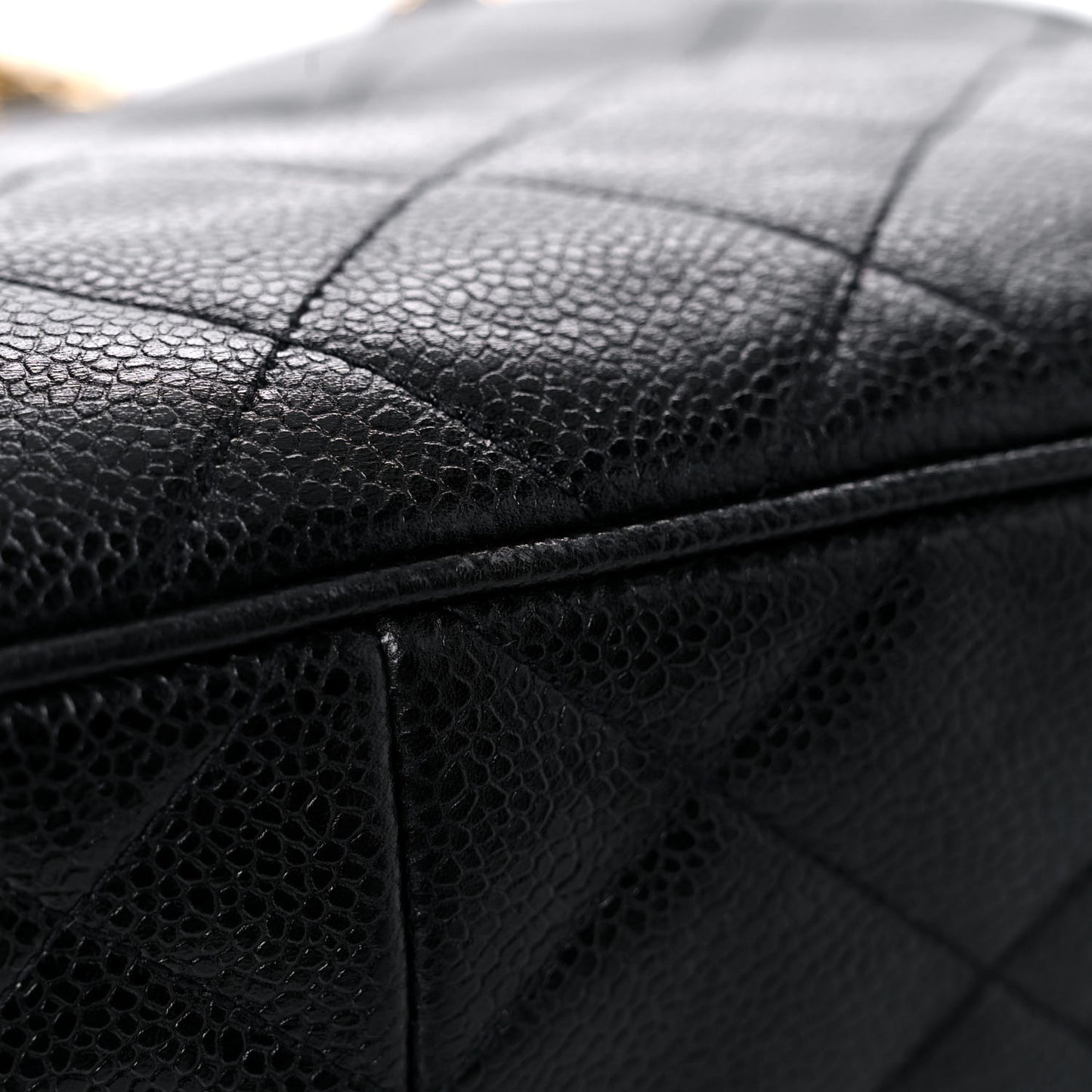 Caviar Quilted Shoulder Bag Black