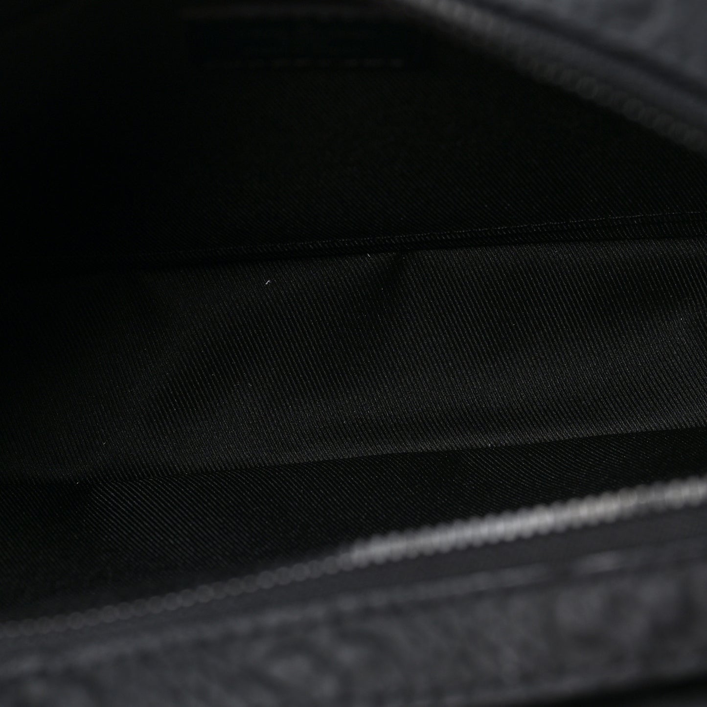 Taurillon Monogram Steamer Messenger Black