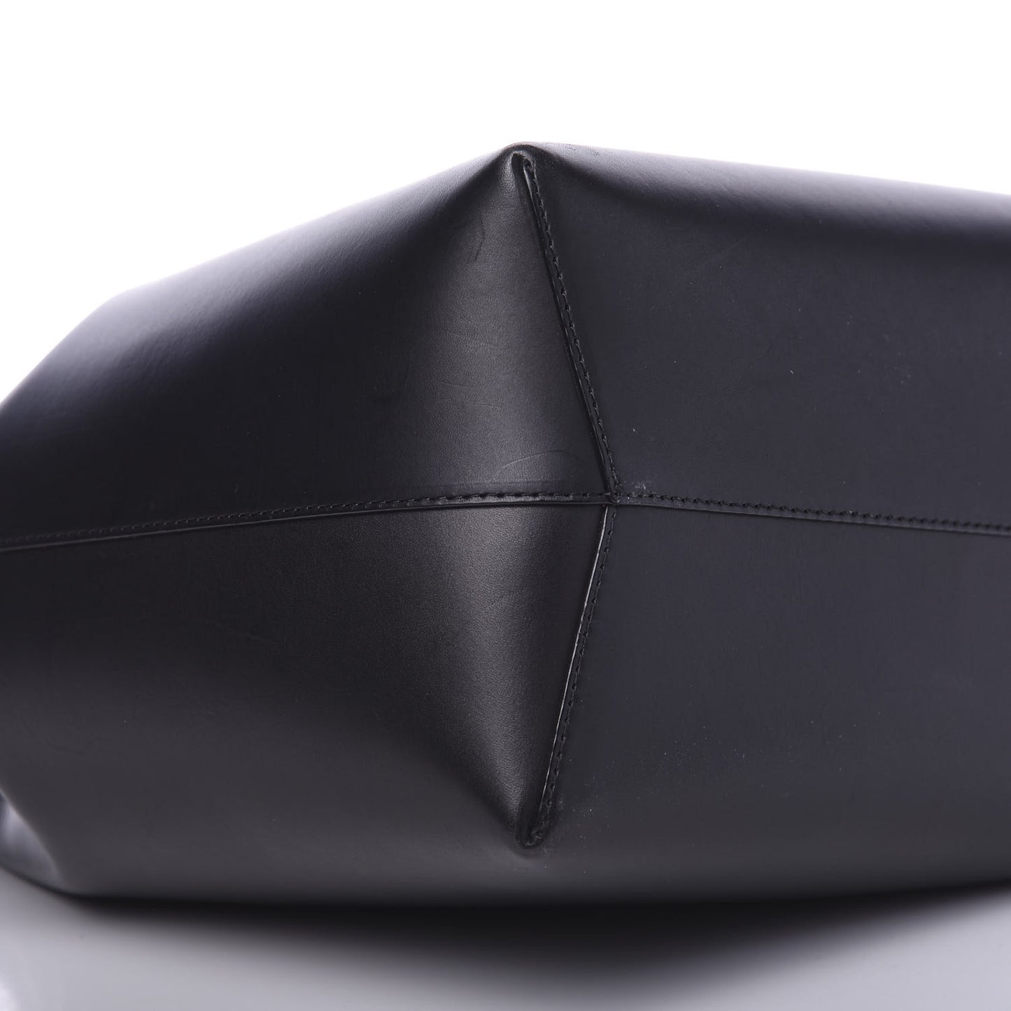 Vegetable Tanned Calfskin Bucket Bag Black Flamma