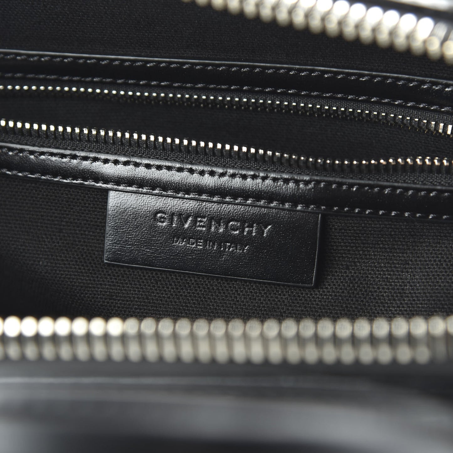 Shiny Lord Calfskin Small Antigona Black
