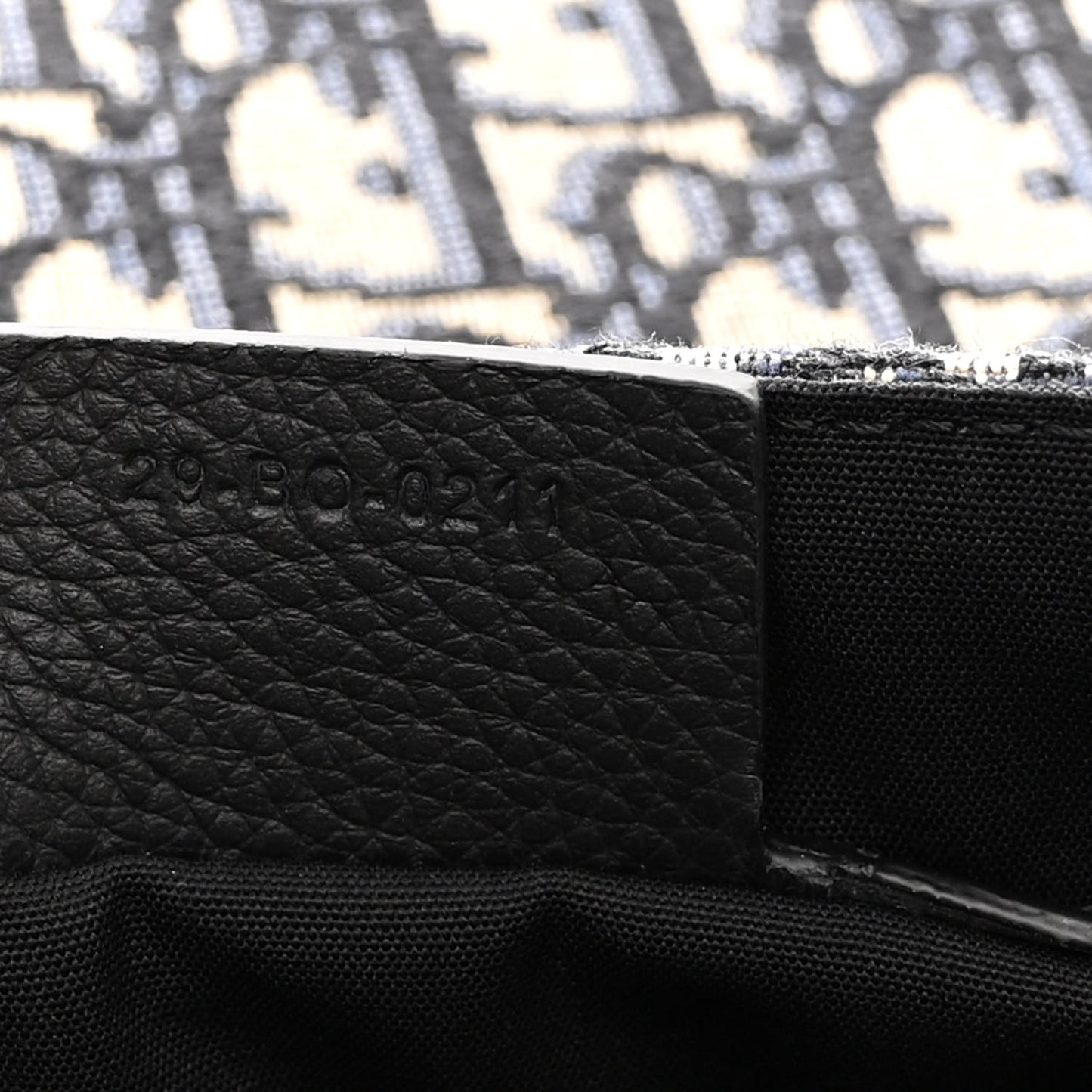 Grained Calfskin Oblique Saddle Messenger Black