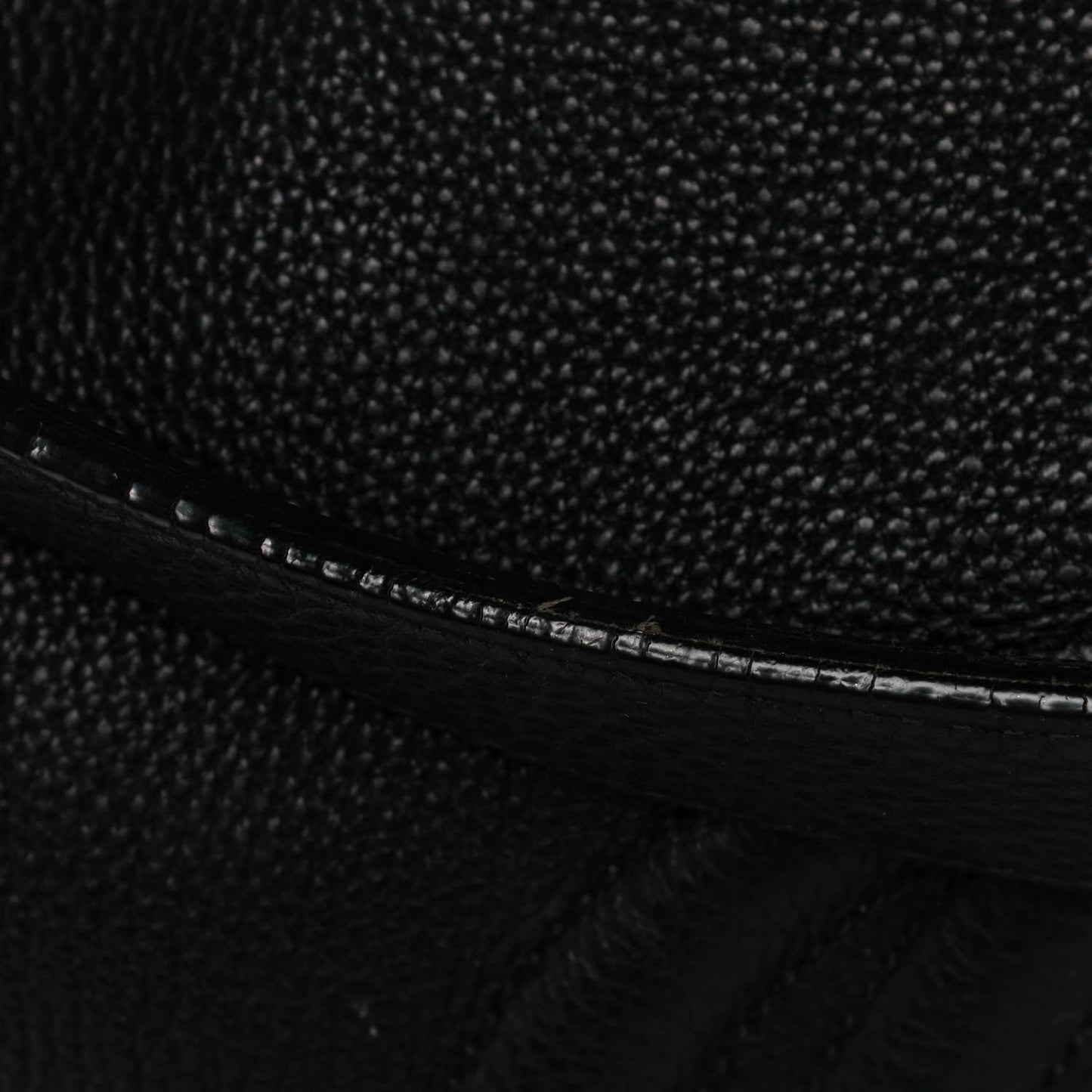 Pebbled Calfskin Large Soho Hobo Black