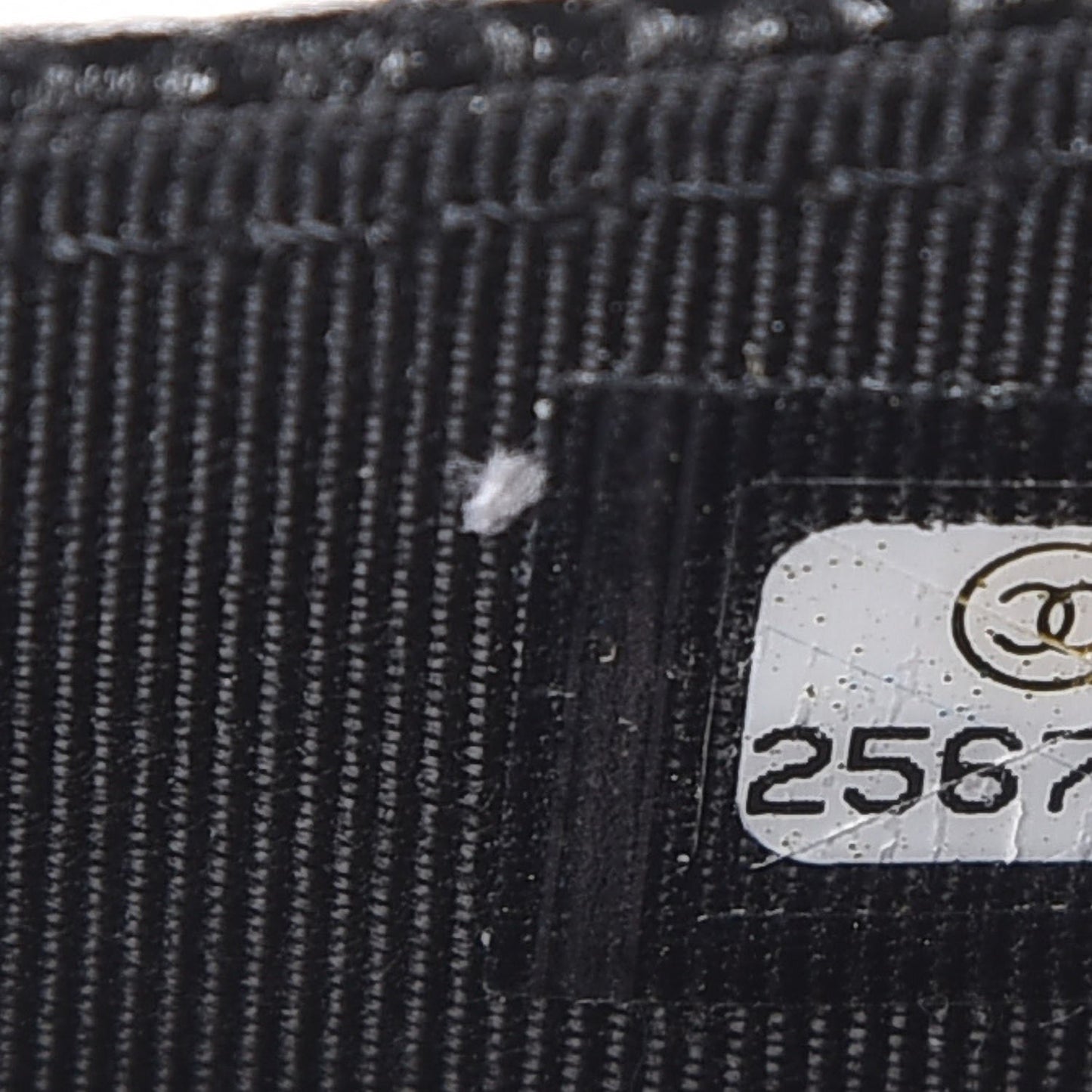Caviar Quilted CC Zip Card Holder Black