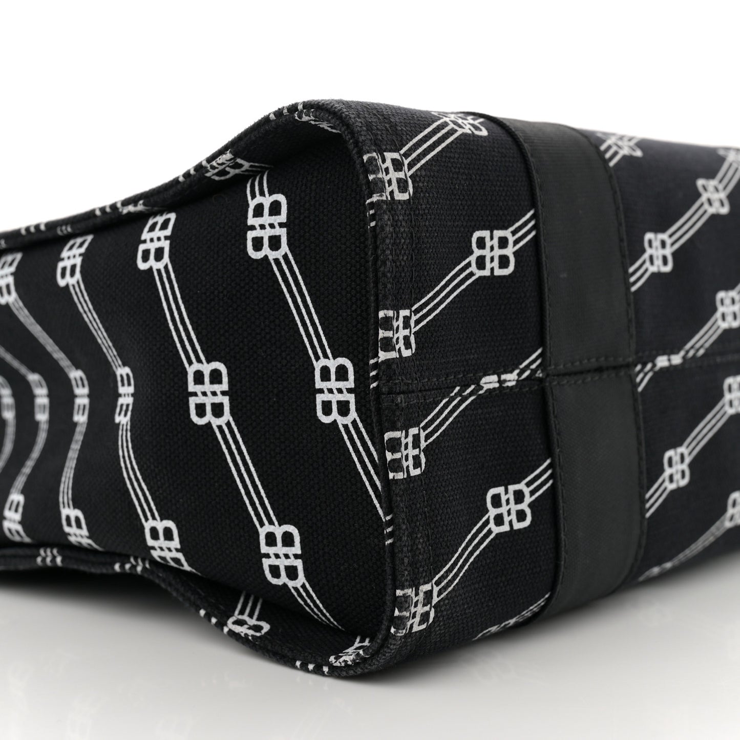 Canvas BB Monogram Sharp Tote Black