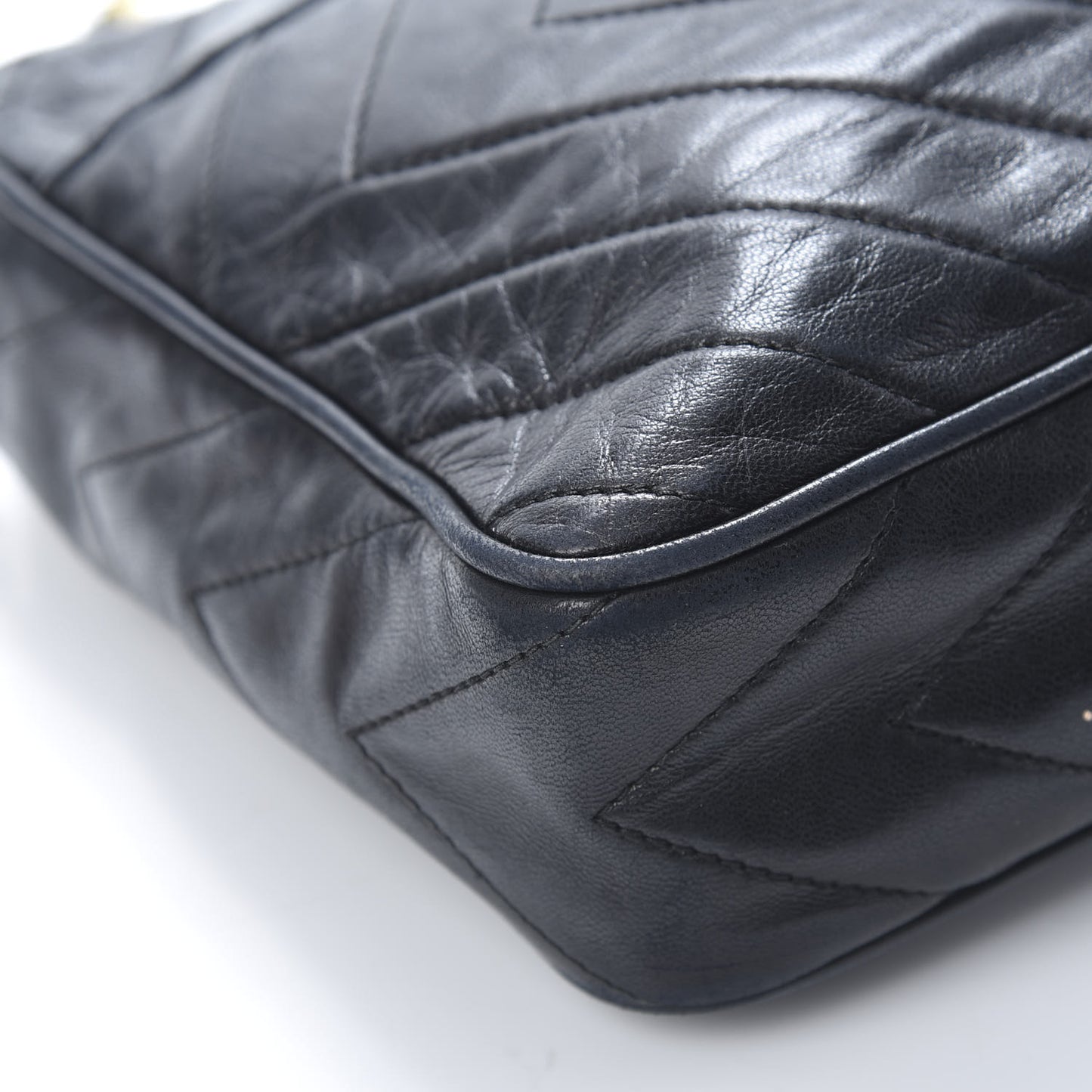 Lambskin Chevron Quilted Tassel Camera Case Black