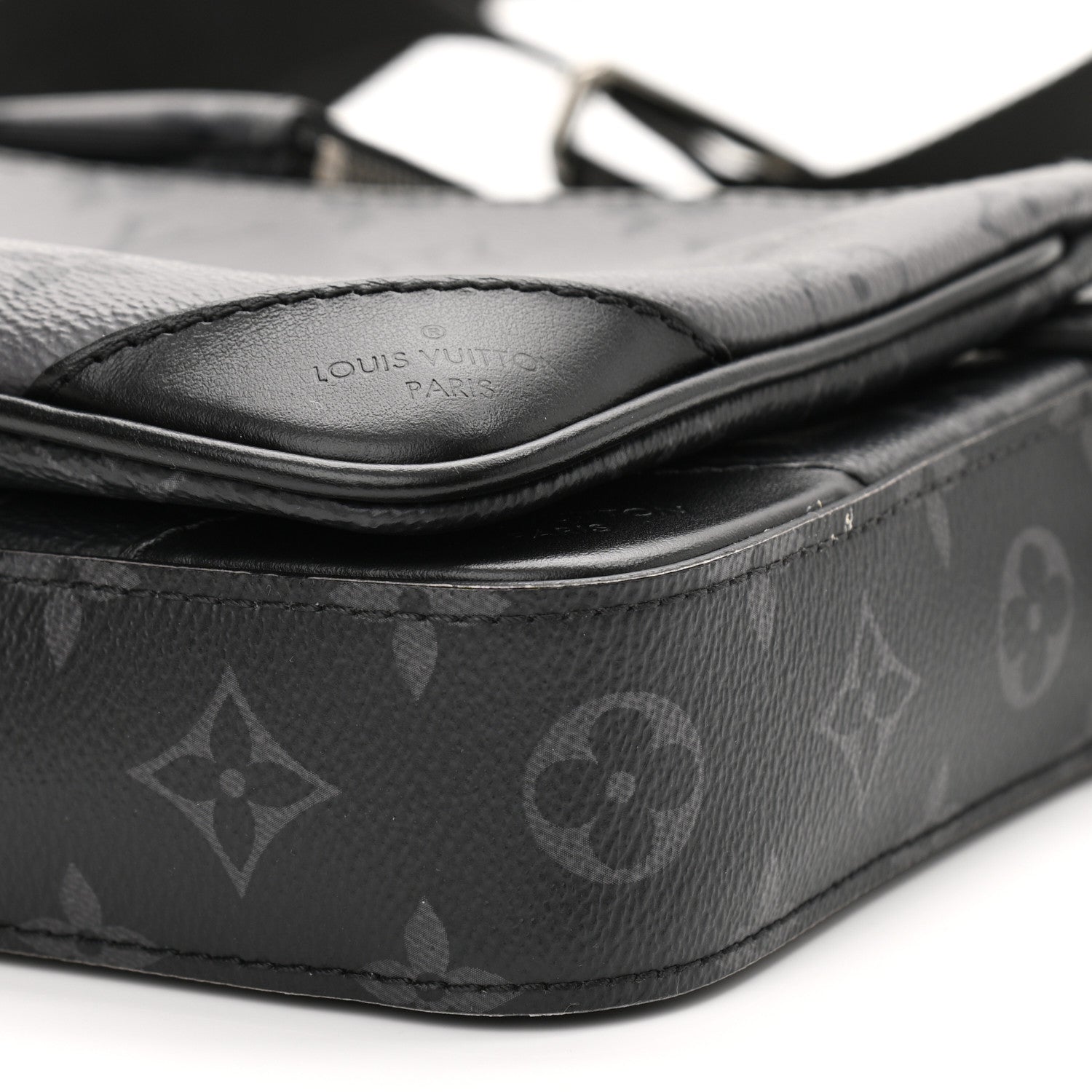 Louis Vuitton Reverse Monogram Eclipse Trio Messenger 12 of 13