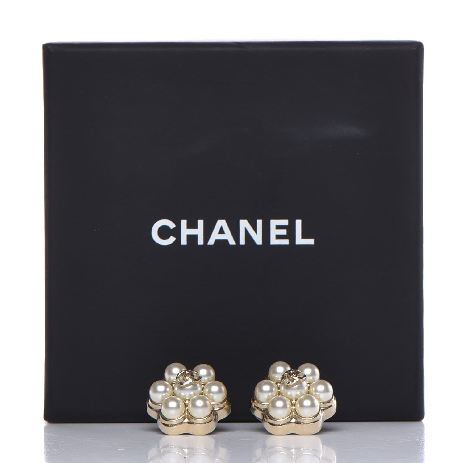 Chanel Pearl CC Flower Earrings Gold 7 of 7