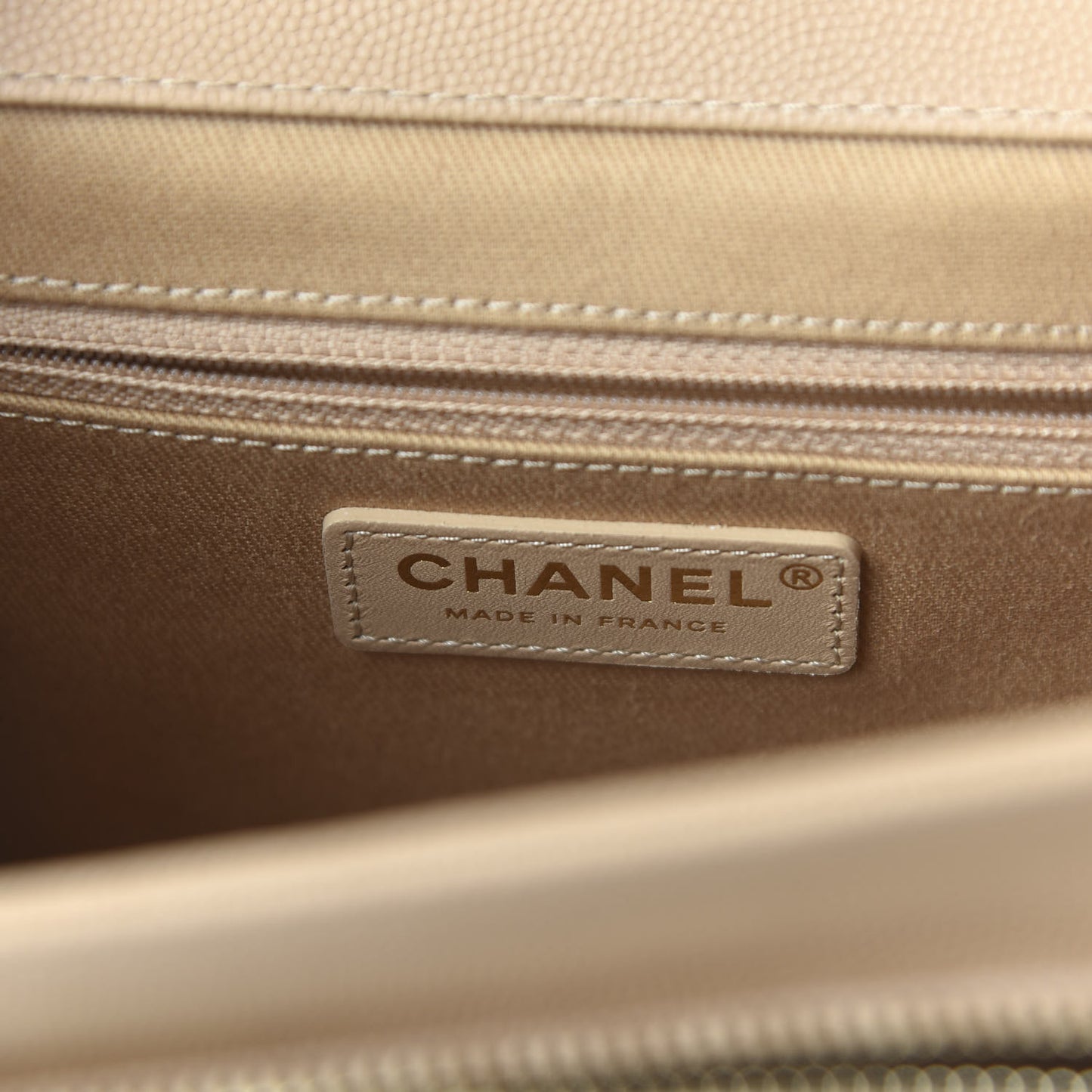 Caviar Quilted Medium Business Affinity Flap Beige