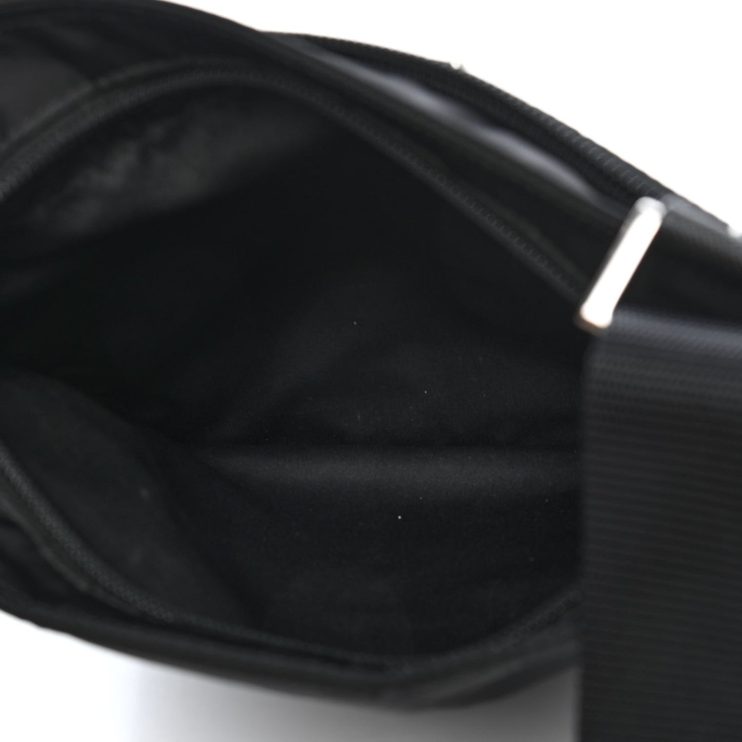 Nylon Flat Messenger Bag Black