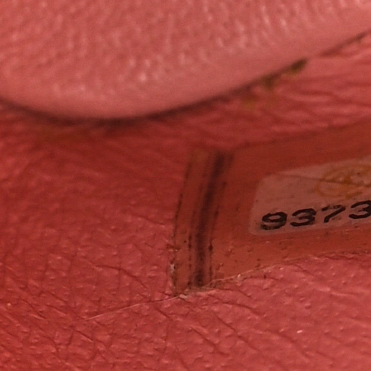 Caviar Quilted Medallion Tote Light Pink