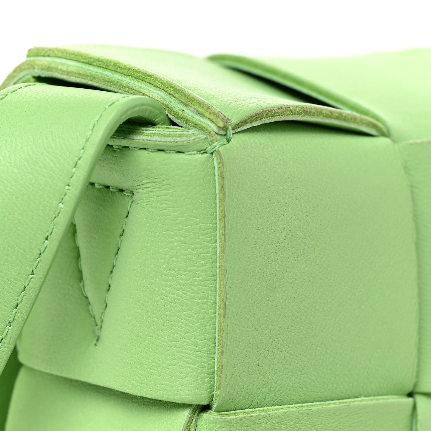 Lambskin Maxi Intrecciato Cassette Crossbody Bag Fountain