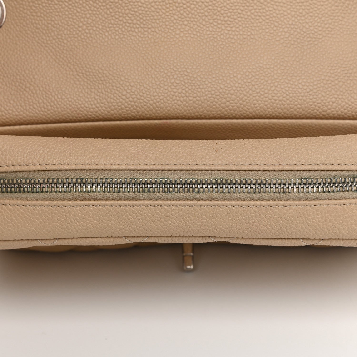 Chanel Caviar Quilted Medium Easy Flap Beige 17 of 18