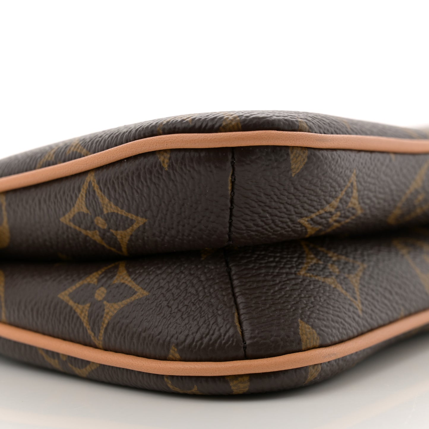Monogram Liv Pochette