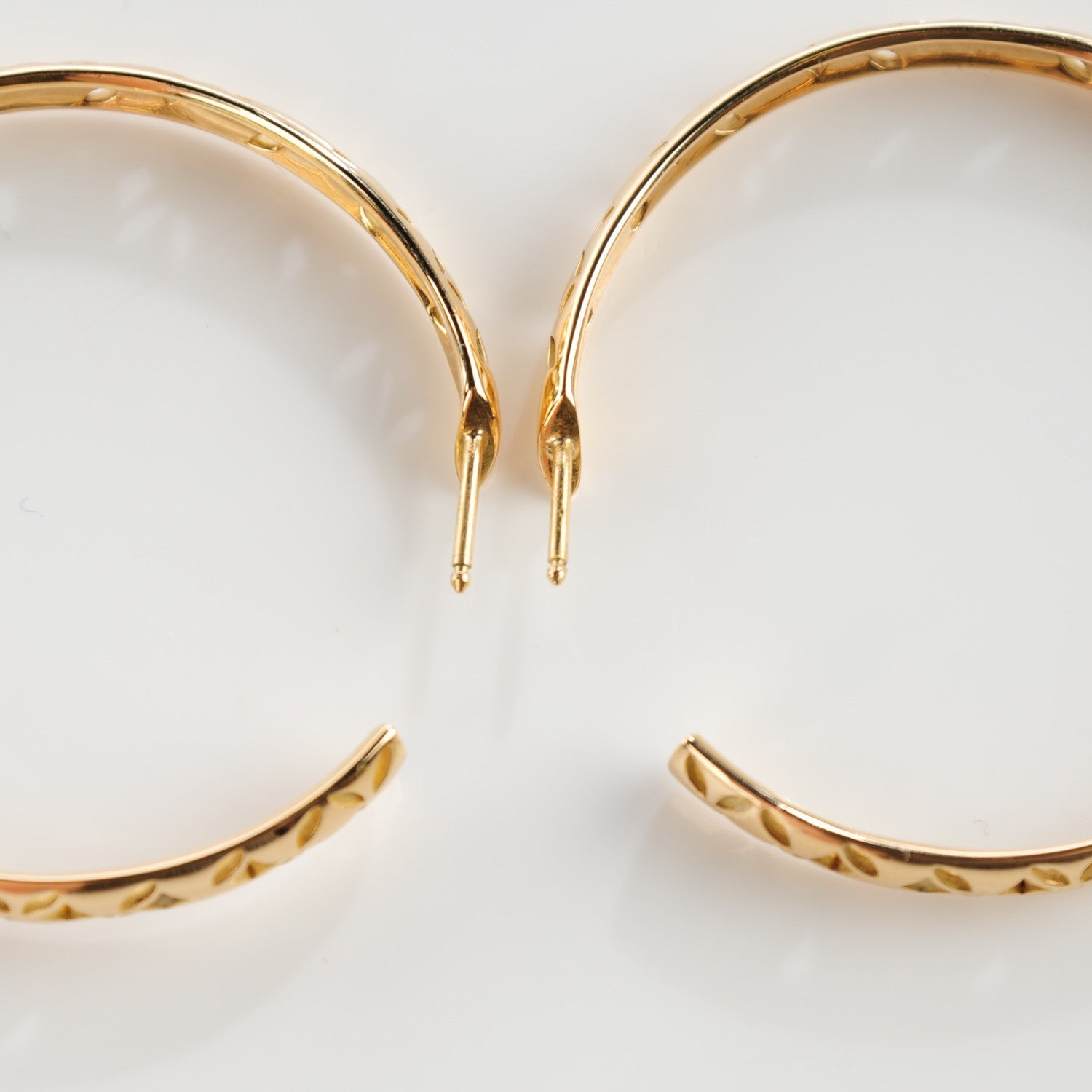 Louis Vuitton 18K Yellow Gold Gallea Hoop Earrings 7 of 9