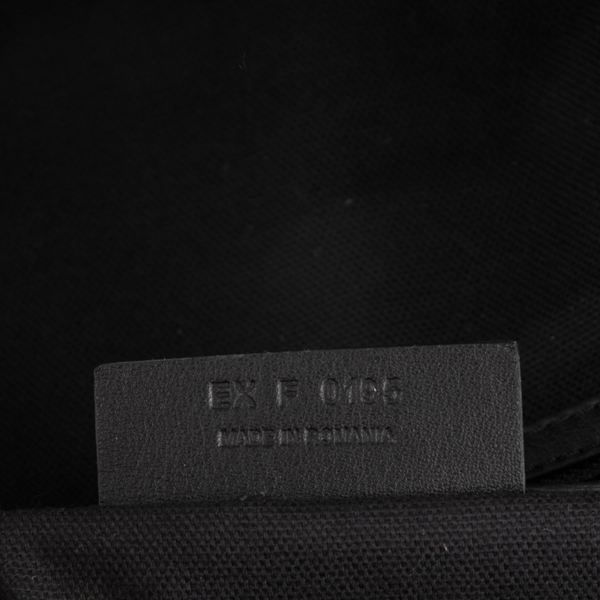 Louis Vuitton Epi Key Pouch Black 14 of 14