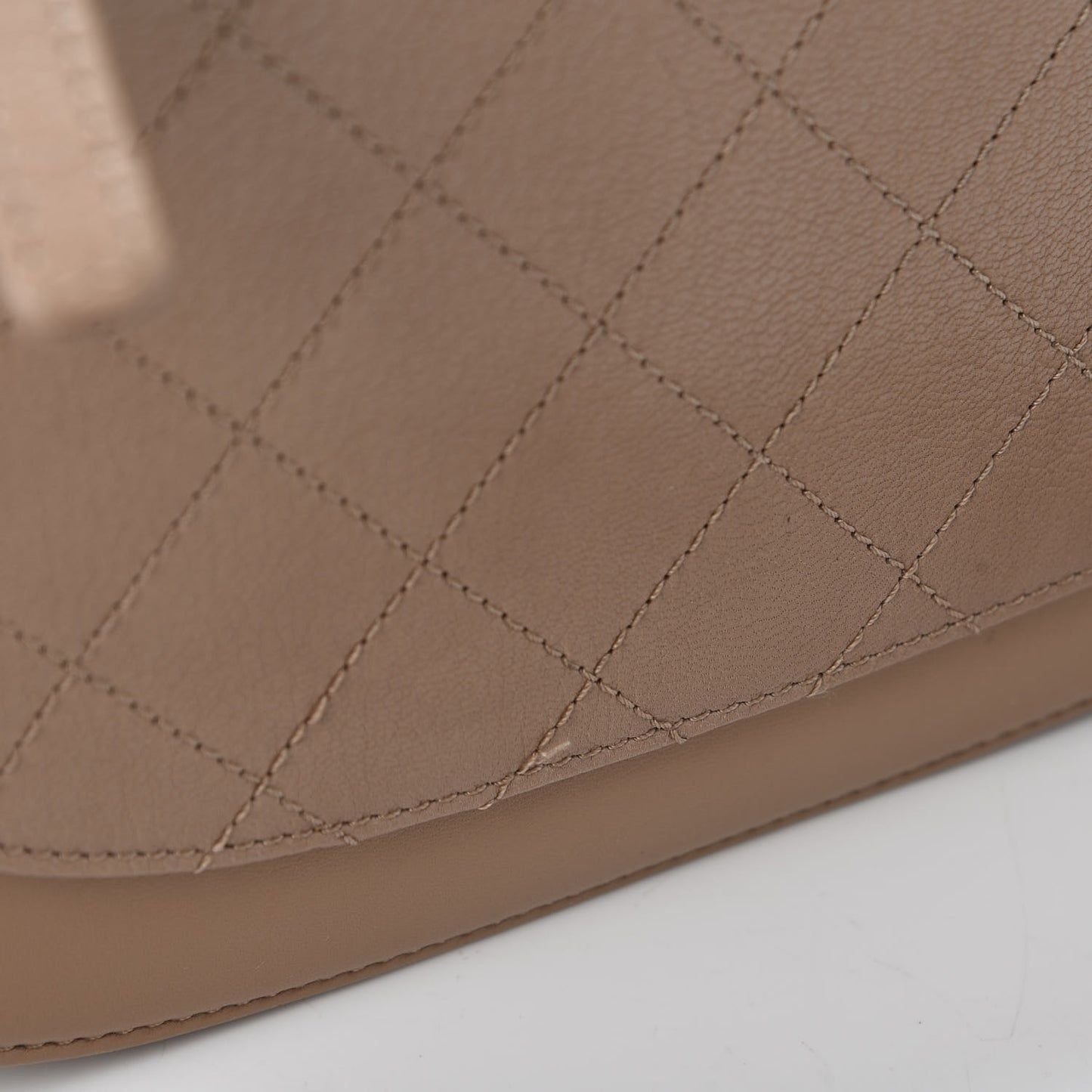 Shiny Calfskin Goatskin Quilted Medium Coco Curve Messenger Flap Beige