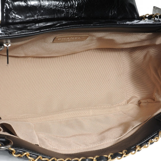Glazed Crinkled Large East West Flap Black