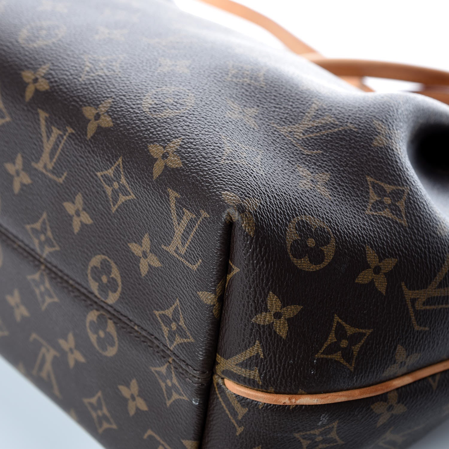 Louis Vuitton Monogram Turenne MM 25 of 33